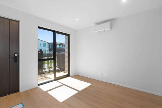 8/18 Scott Road Hobsonville_3