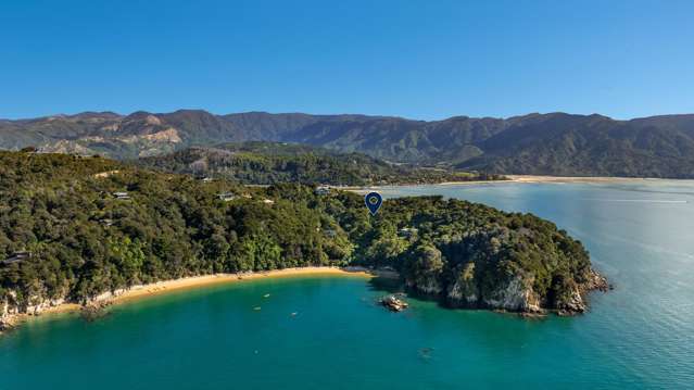 Rare coastal sanctuary – Split Apple Rock headland