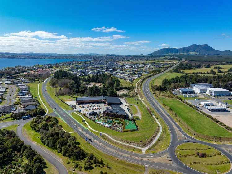 650 Lake Terrace Wharewaka_32