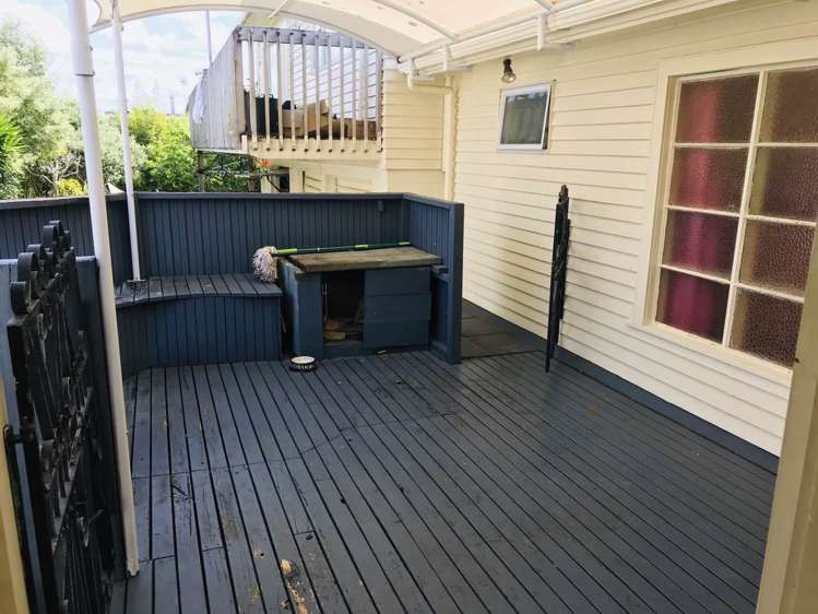 8 Midway Avenue Castor Bay_9