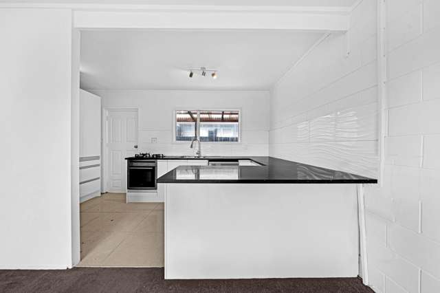 2/94 Chivalry Road Glenfield_4