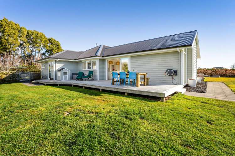 1199 Egmont Road Egmont Village_4