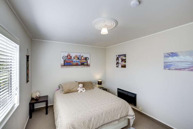 2/123 Georges Drive Napier South_11