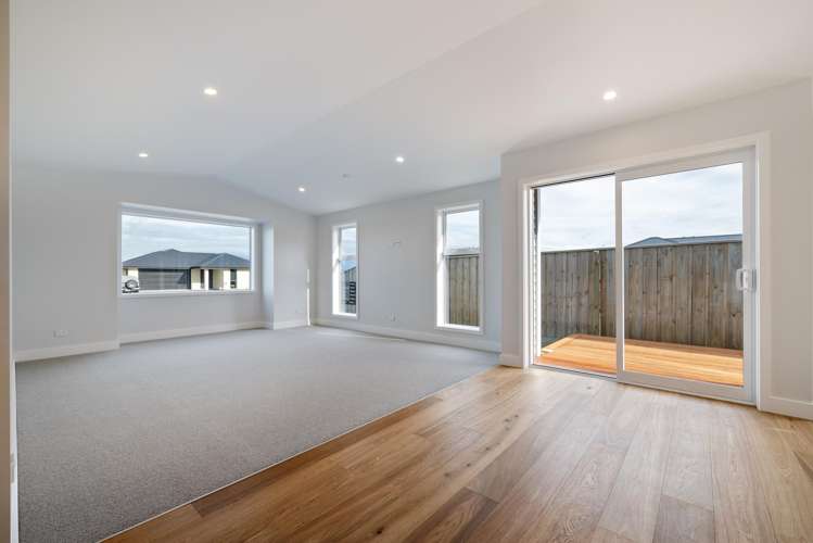 27 Plover Avenue Amberley_7