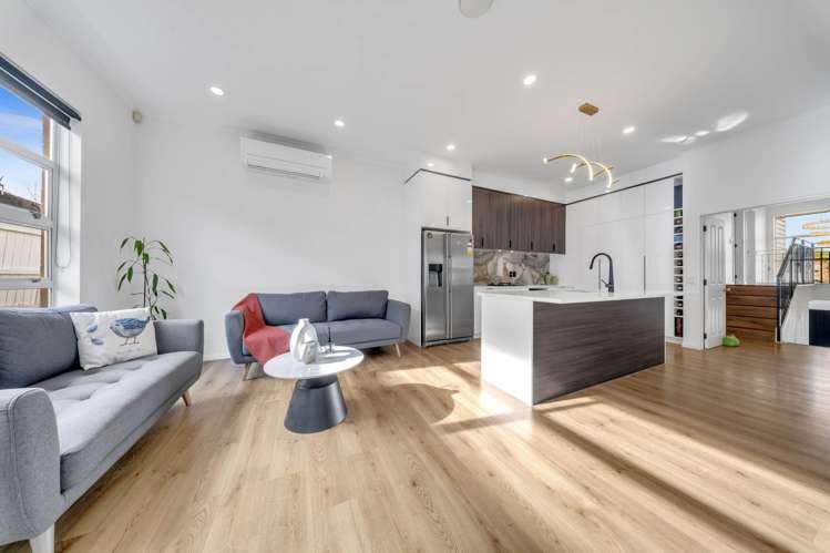 5 Seresin Crescent Mission Heights_4