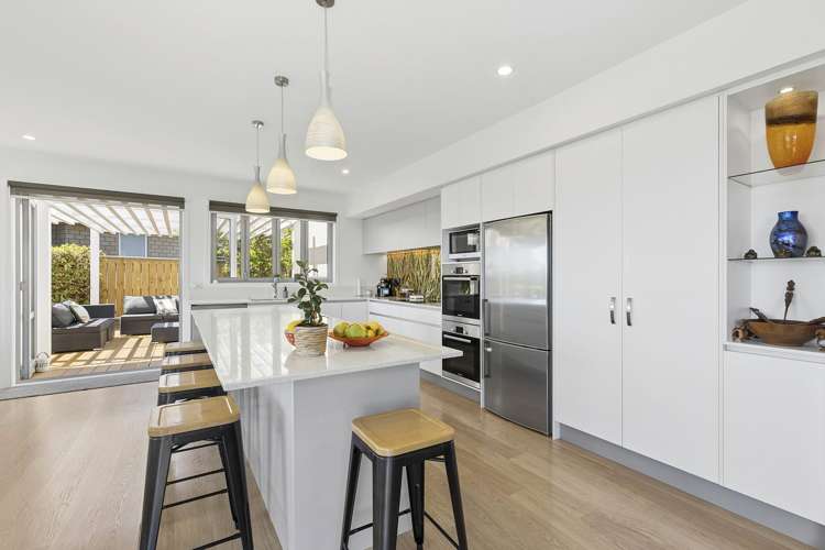 1 Manapouri Lane Aotea_8