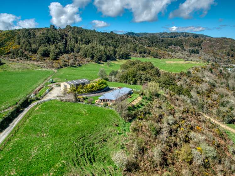 22 Butts Road Reefton_10