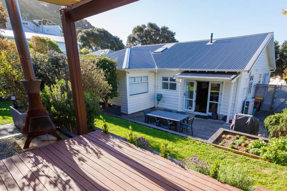 2 Berwick Grove, Seatoun 1