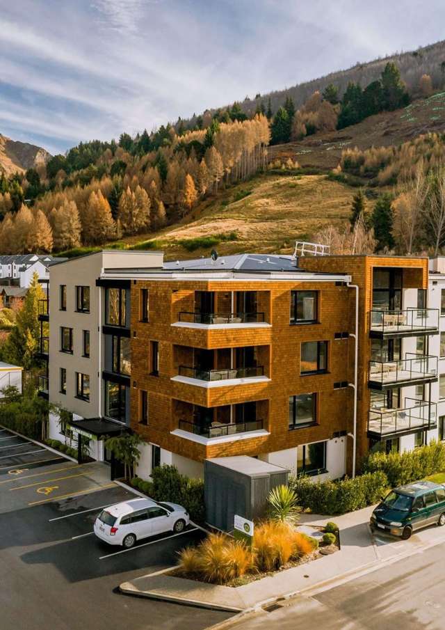 Luxurious Garden Apartment at Residence Du Parc