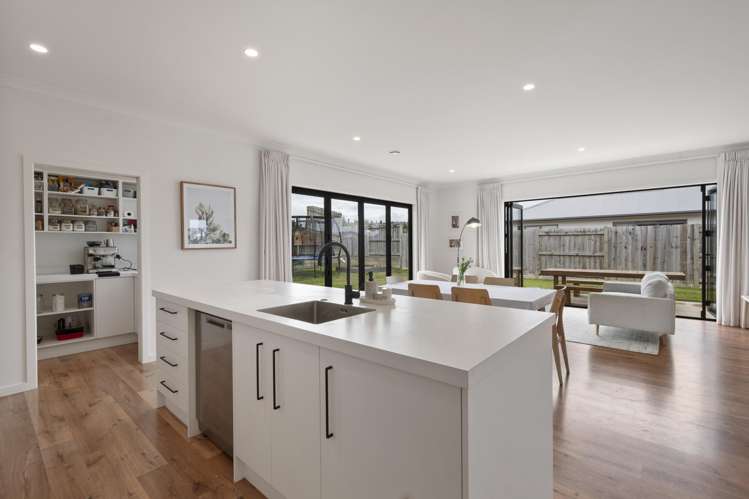 18 Atlantic Drive Fitzherbert_16