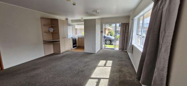 Spacious sunny 2 bedrm house