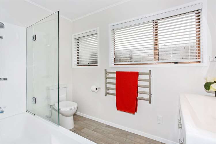 8 Ashby Place Pukekohe_15