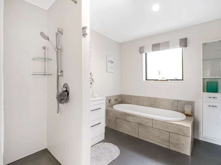 8 Dulcie Place Harewood_19