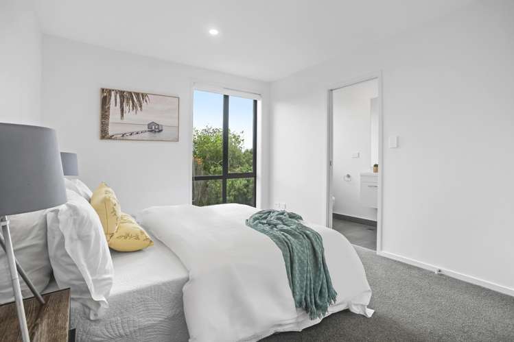 4/10 Shamrock Lane Te Atatu Peninsula_20