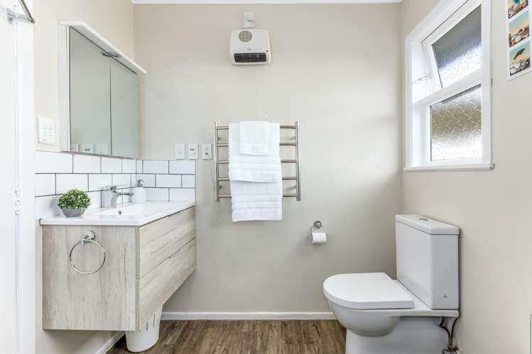 4 Lowry Crescent Stokes Valley_16