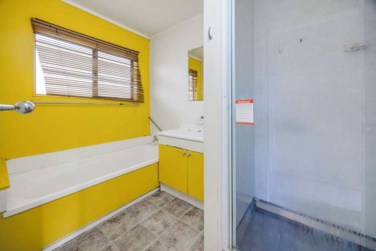 2/8 Latham Avenue Pakuranga_11