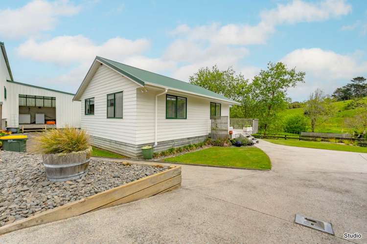 136 Muriwai Road Waimauku_23