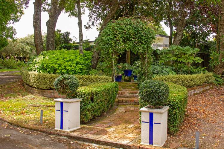 15 and 17B Keir Crescent Lansdowne_18