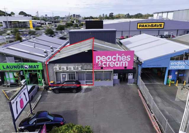Retail/Warehouse Between Bunnings & Pak’nSave