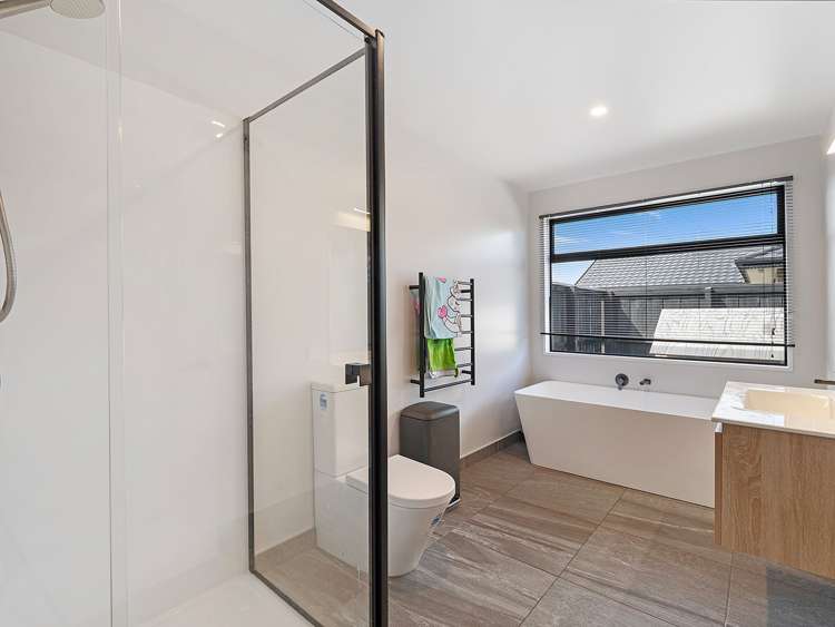 4 Roles Way Rolleston_16