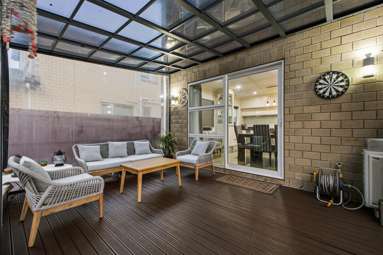 19 Kira Road_2