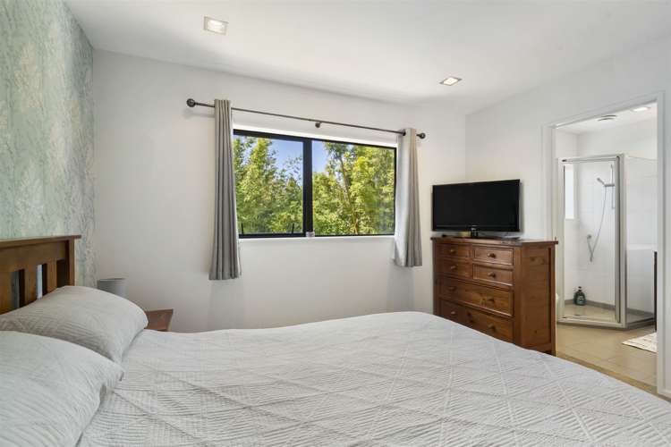 16b Charmaine Road Torbay_10