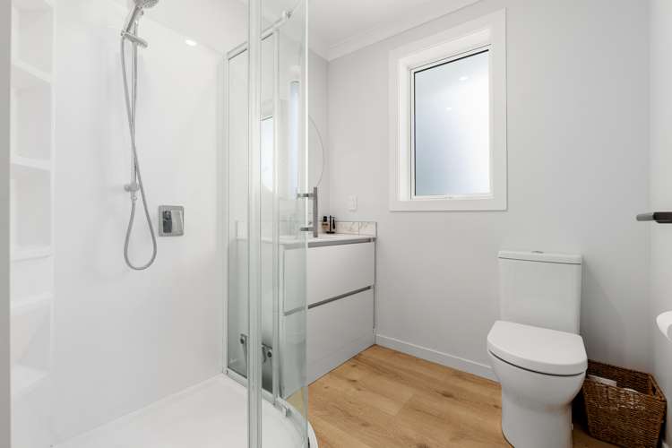 2 Houghton Crescent Redwoodtown_10