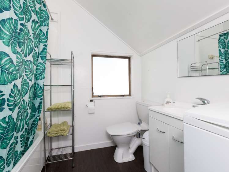 144 Akaroa Drive Maupuia_10