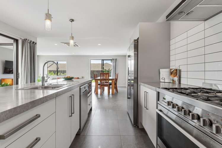 36 Benmore Crescent Pyes Pa_3