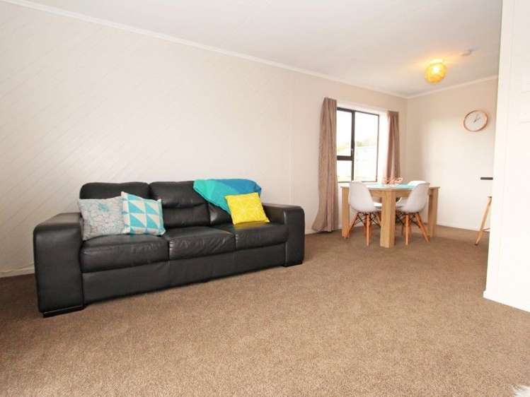 14 Driver Crescent Cannons Creek_15