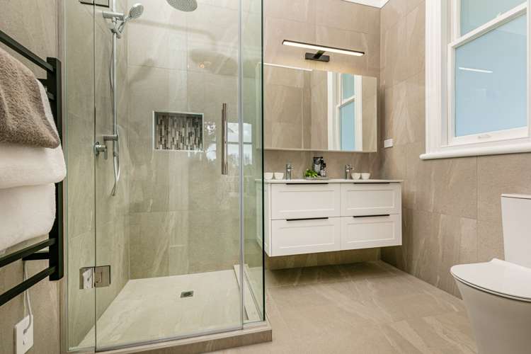 4 Burgess Road Devonport_11