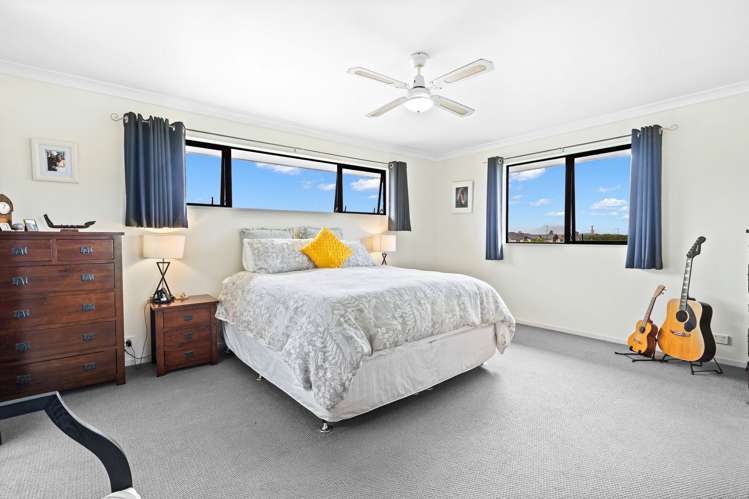 21 Pyle Road East One Tree Point_12