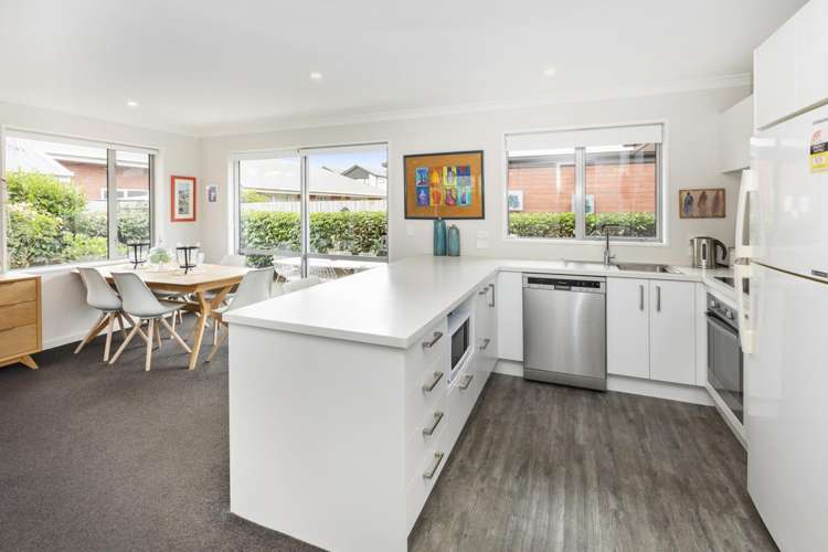 1/11 North Avon Road Richmond_1