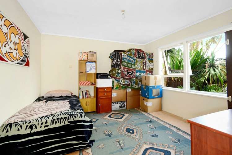 42 Lauderdale Road Birkdale_13