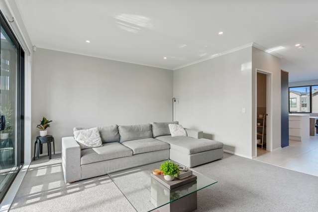 6/4 Matimati Place Hobsonville_4