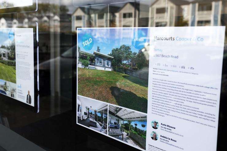 ‘It’s s***, it’s really, really tough’: Desperate agents turn to side hustles to pay the bills