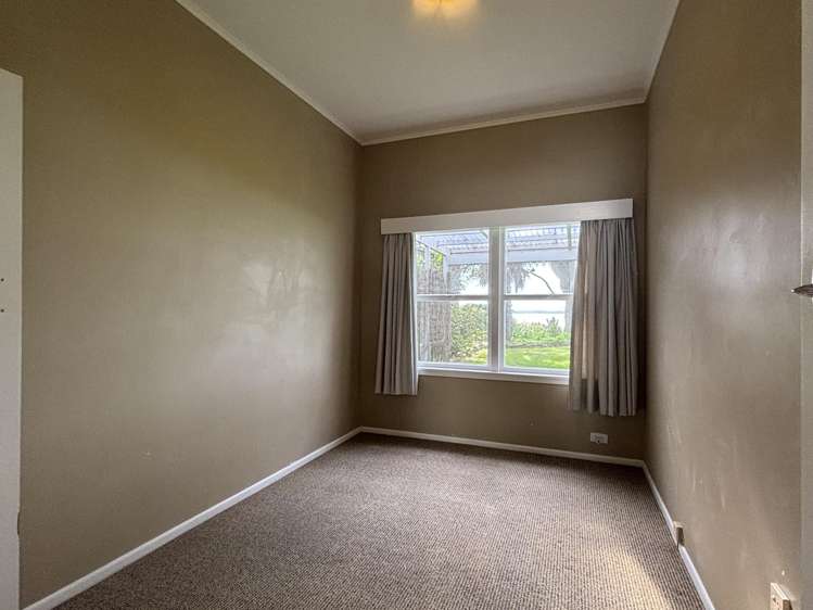 46 Cliff Road Torbay_12