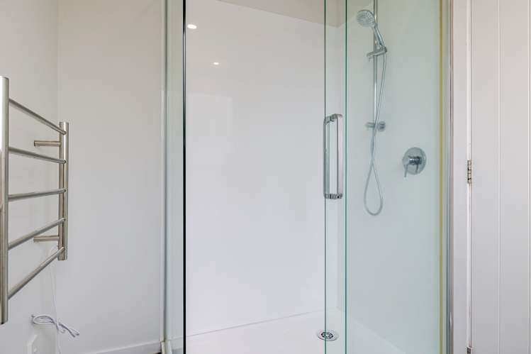 38 Savage Crescent West End_15