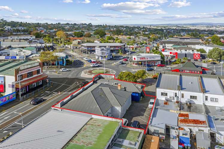 725 Mount Albert Road Royal Oak_14