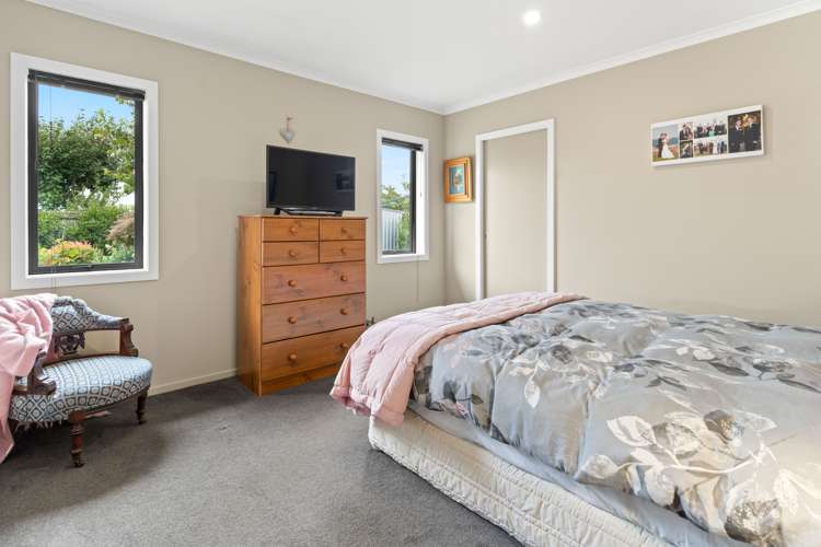 114 Solway Crescent Solway_11