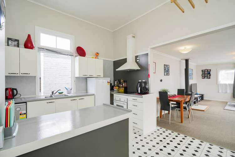 121 Pomona Street Strathern_14