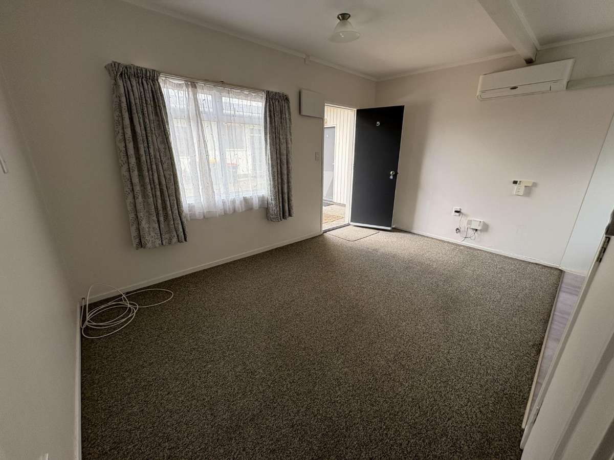 Spacious One-Bedroom unit for rent - Prime central location 3