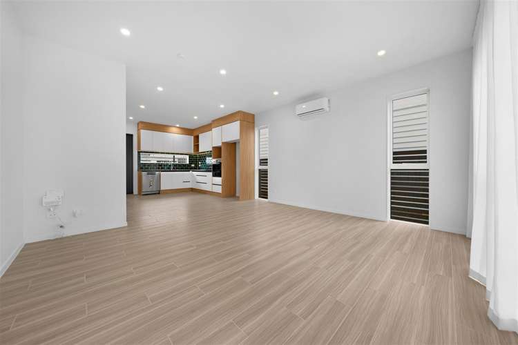 8 Longview Oak Lane Papakura_3