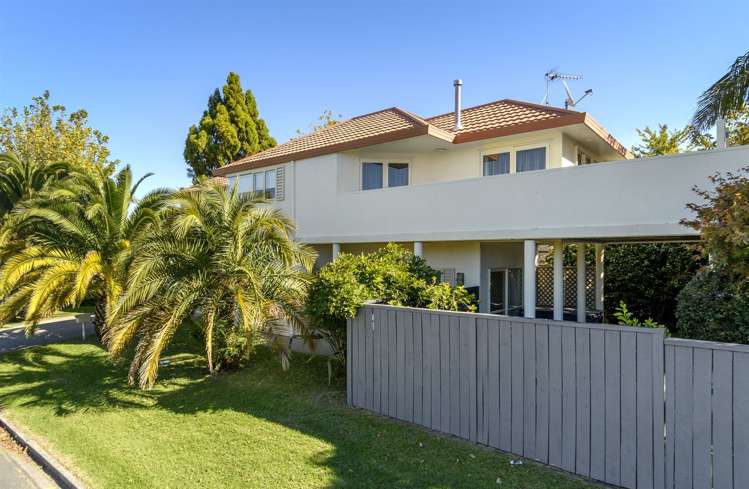 2 Strange Grove Matua_11