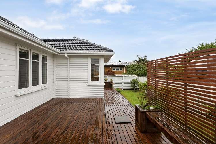 31 Beach Road Pahurehure_16