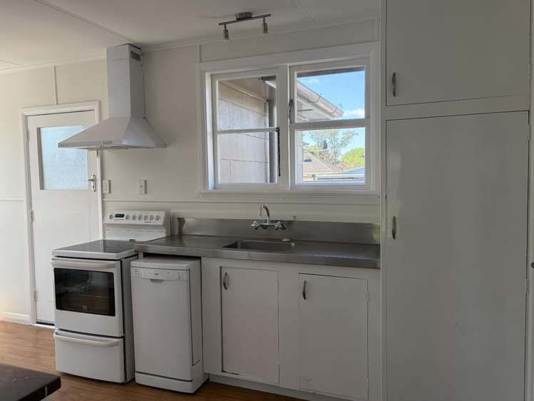 12 Rawlings Street 2738_5