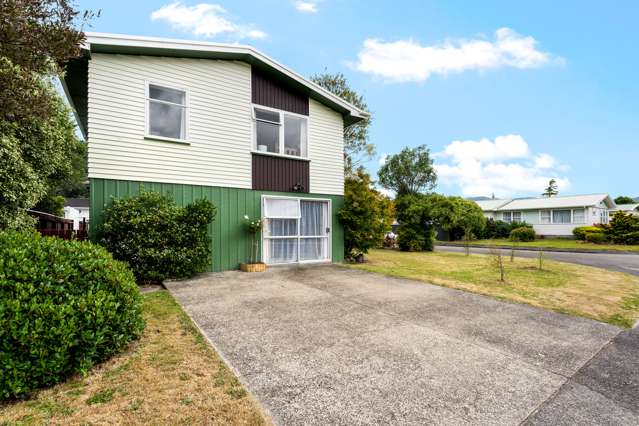 1 Ruapae Grove Trentham_1