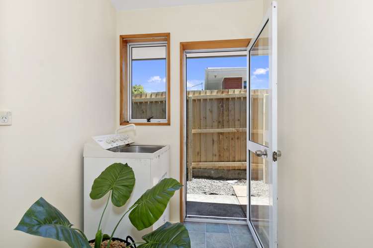 2/12 Barclay Place Burwood_10