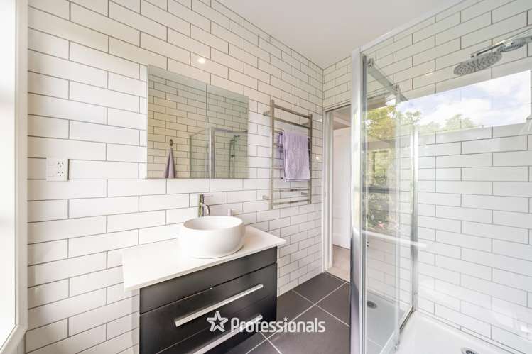 24 Miromiro Road Normandale_17