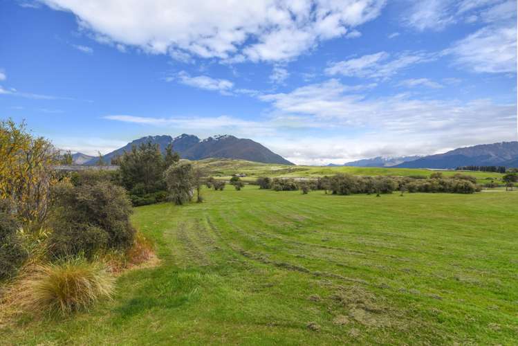 4 Rannoch Drive Jacks Point_16